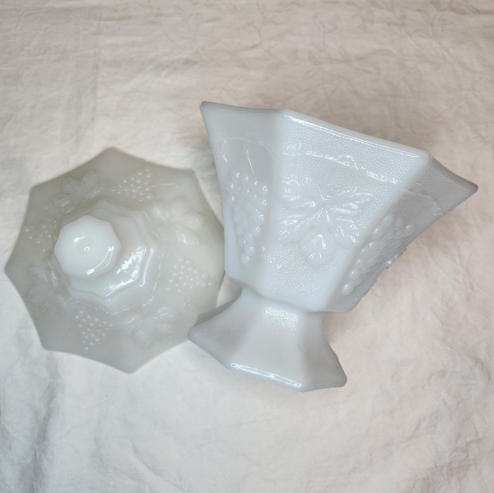 Milk Glass Pedastal Lidded Dish Anchor Hocking